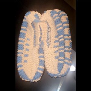 Handmade super warm slippers with Yarn (size 9-10)